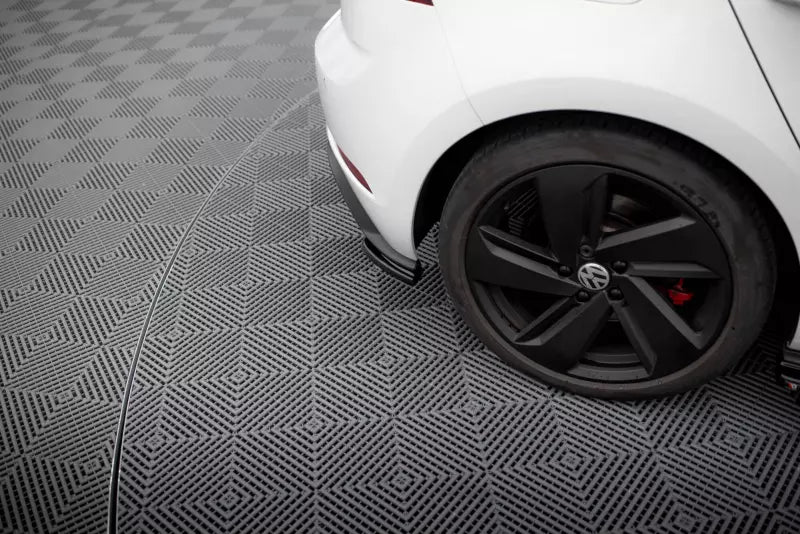 Maxton Design Diffusor Flaps für VW Golf 7 GTI / GTD Facelift ab 03/2017 Hochglanz schwarz – Ansicht 2