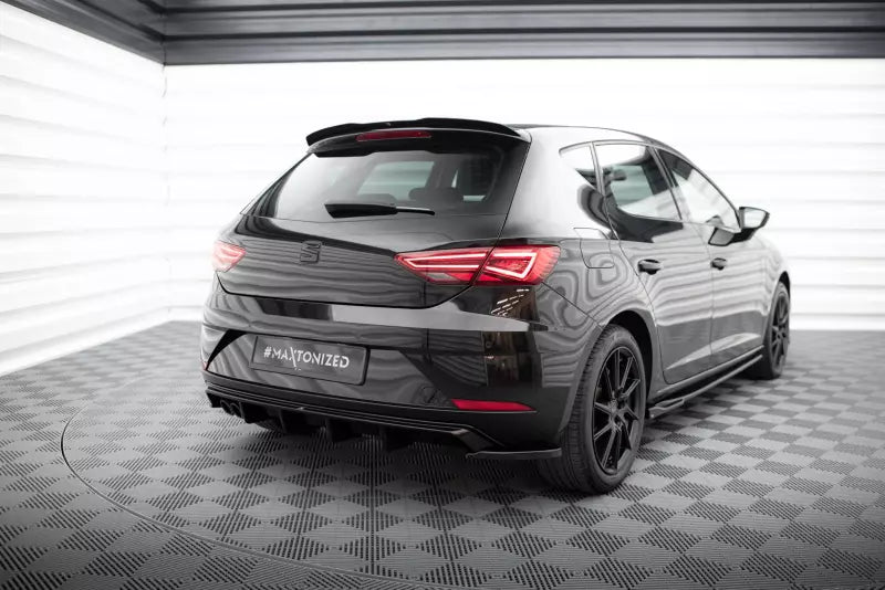 Maxton Design Heckspoiler Lippe für Seat Leon 3 (Typ 5F) FR Hochglanz schwarz – Ansicht 3