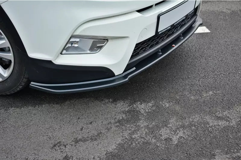 Maxton Design Frontlippe V.1 für Ssangyong Tivoli Hochglanz schwarz – Ansicht 3