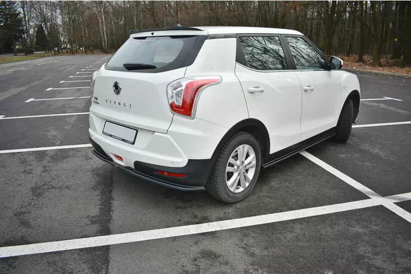 Maxton Design Heckdiffusor für Ssangyong Tivoli Hochglanz schwarz – Ansicht 2