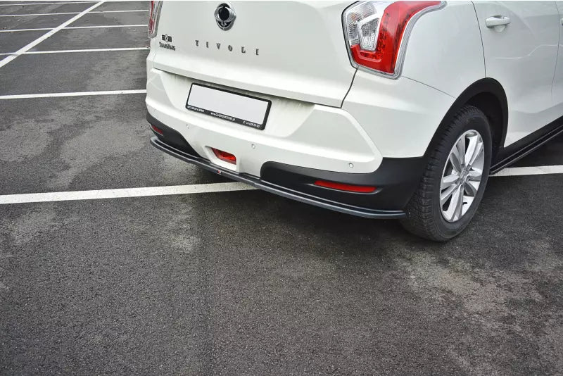 Maxton Design Heckdiffusor für Ssangyong Tivoli Hochglanz schwarz – Ansicht 3