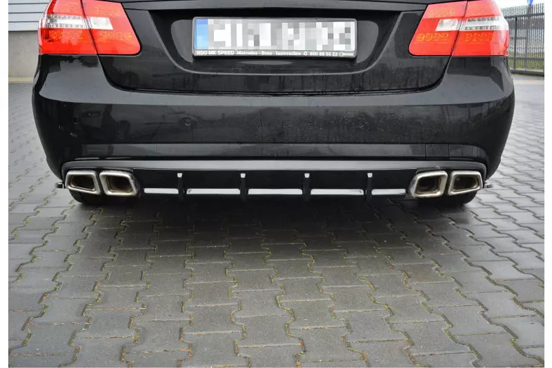 Maxton Design Heckdiffusor für Mercedes E63 AMG W212 Hochglanz schwarz – Ansicht 1