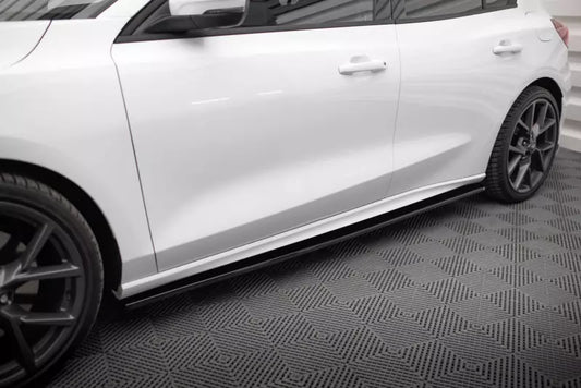 Maxton Design Seitenschweller (Paar) für Ford Focus ST-Line Mk4 Hochglanz schwarz – Ansicht 1