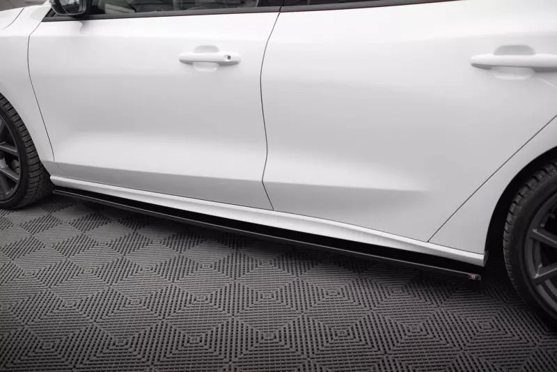Maxton Design Seitenschweller (Paar) für Ford Focus ST-Line Mk4 Hochglanz schwarz – Ansicht 3